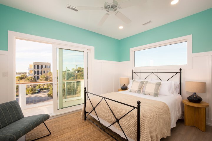 Oceans Eye by Avantstay Beach Front Home w / Roof Top Pool & Putting Green!