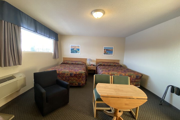 Room 7 of 16