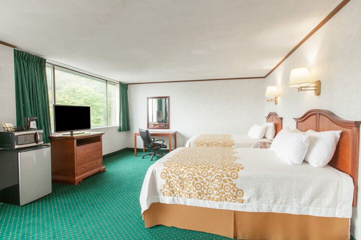 Room 15 of 16