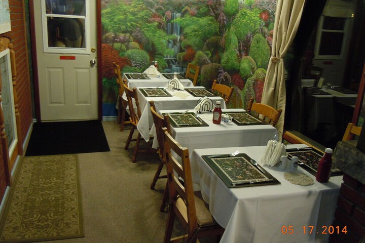 Dining 26 of 32