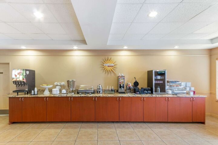 Breakfast/Coffee Service 27 of 30