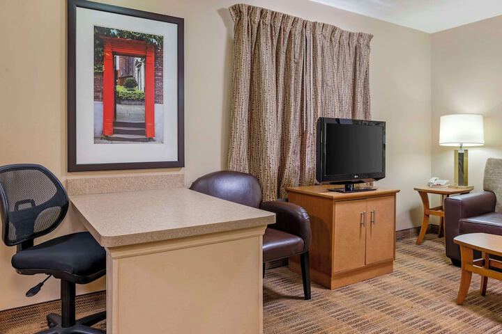 Room 21 of 33