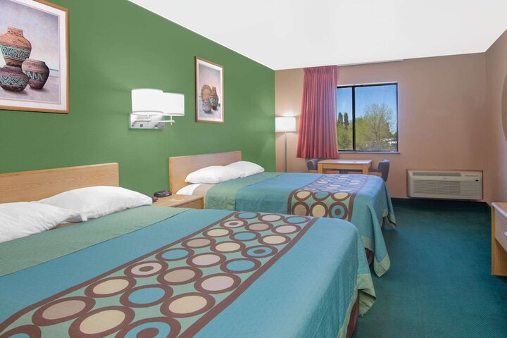 Room 12 of 15