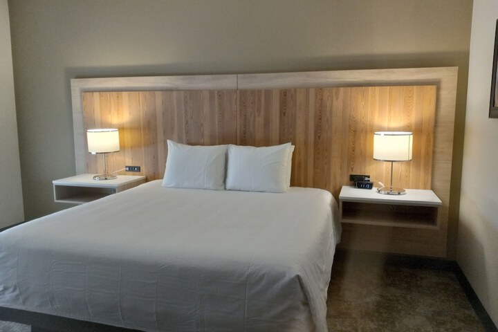 Room 18 of 36