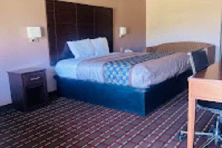 GOVERNORS INN