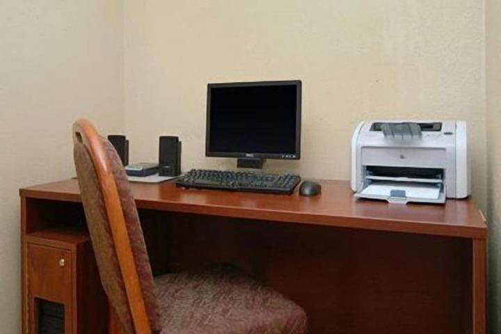 Business Center 37 of 37