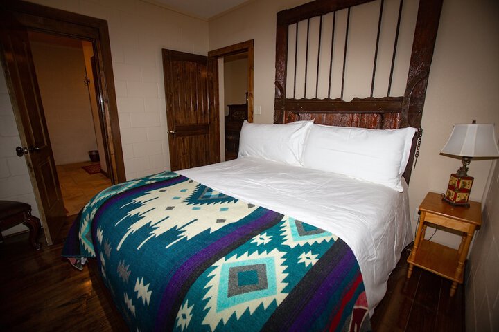 Room 48 of 87