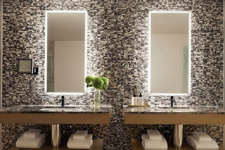 InterContinental Seattle Bellevue by IHG