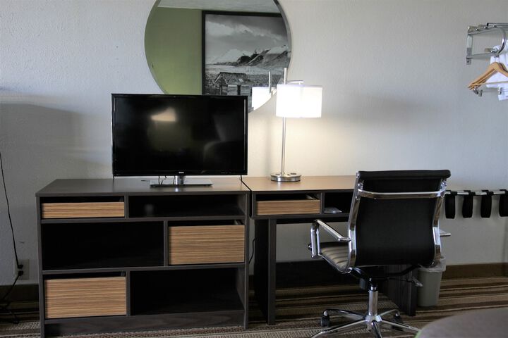 Room 33 of 38