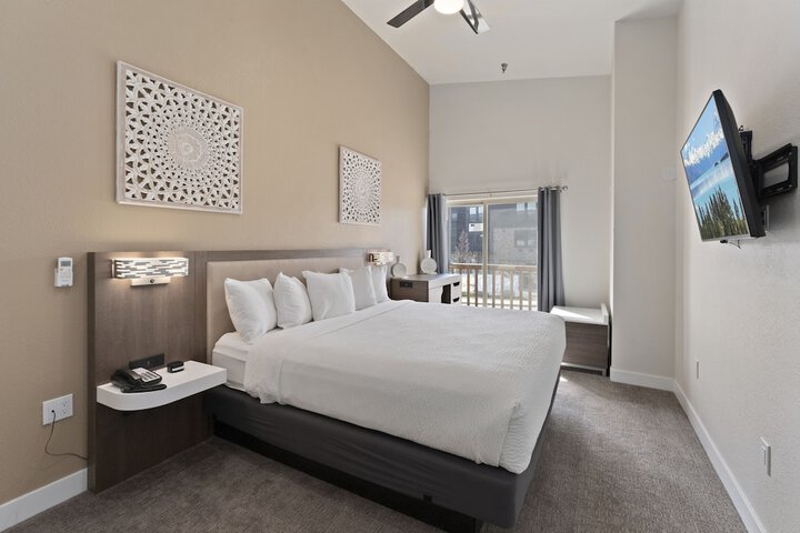 Sandpoint Hotel & Suites Downtown