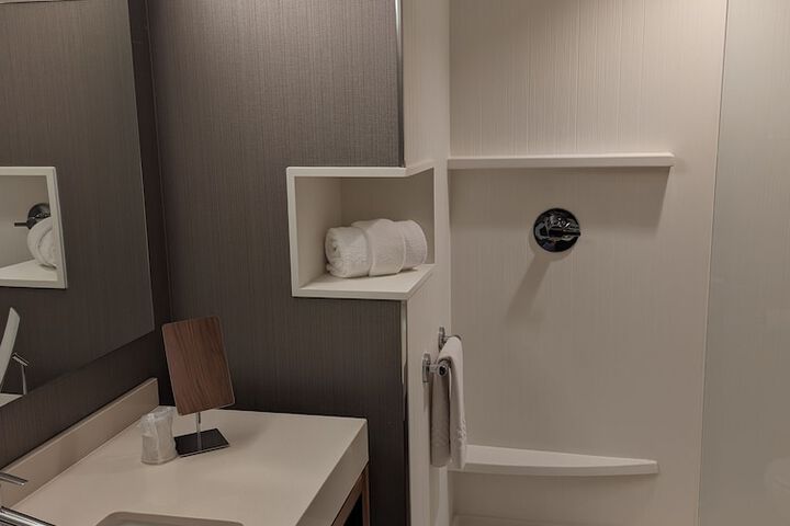 Courtyard by Marriott Holland Downtown