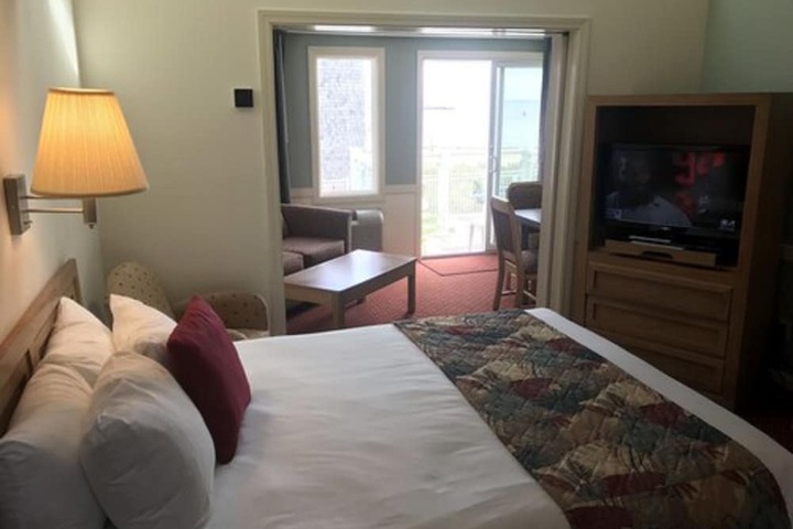 The Corsair & Cross Rip Oceanfront Resort