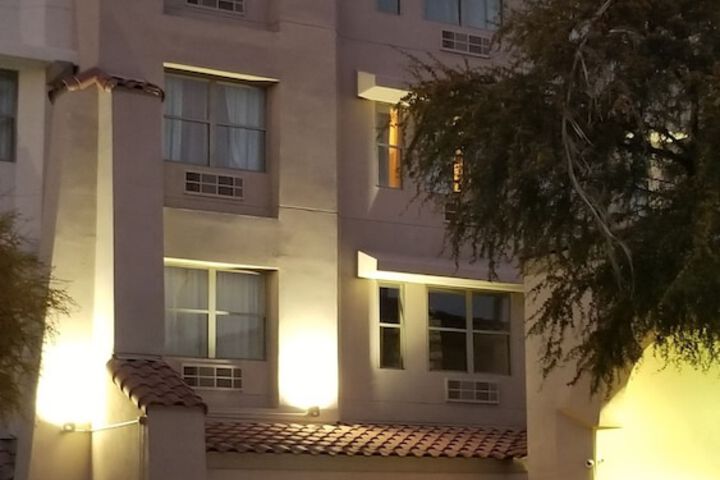 Hotel 4 of 112