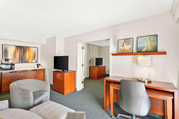 Room 19 of 37