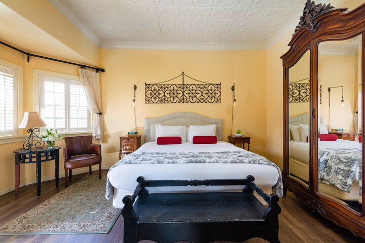Room 12 of 35