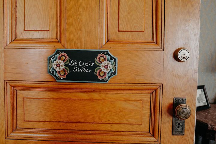 Room 57 of 76