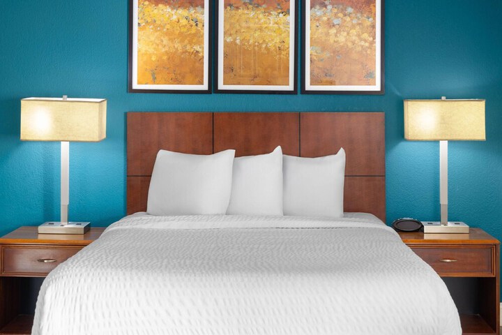 Tysons Corner Suites a Baymont by Wyndham