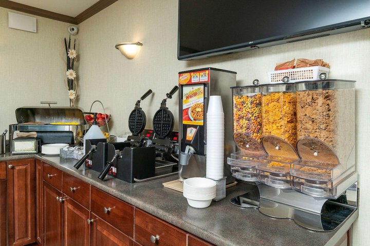 Breakfast/Coffee Service 49 of 53