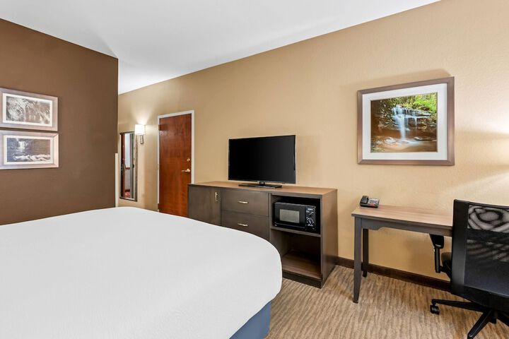 La Quinta Inn & Suites by Wyndham Boone University