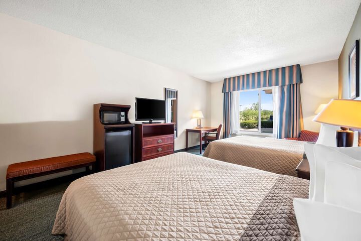 Room 18 of 35