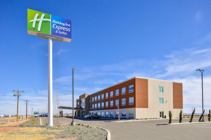 Holiday Inn Express & Suites Van Horn by IHG