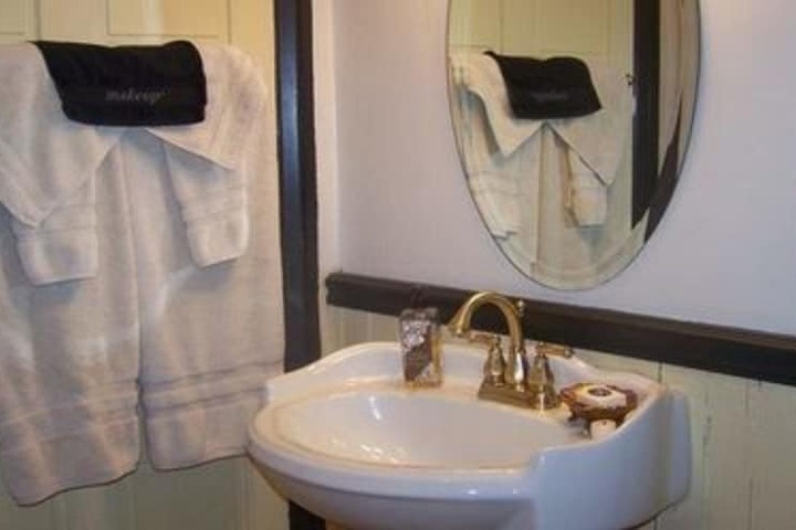 Room 32 of 58