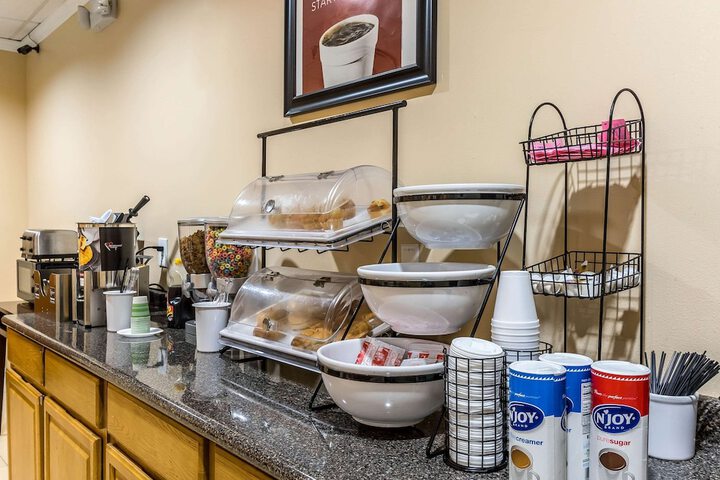 Breakfast/Coffee Service 20 of 23