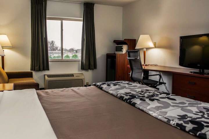Room 28 of 48