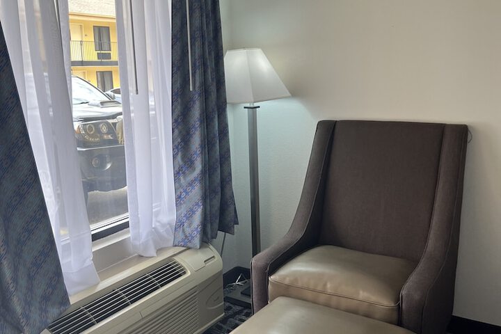 Room 35 of 61