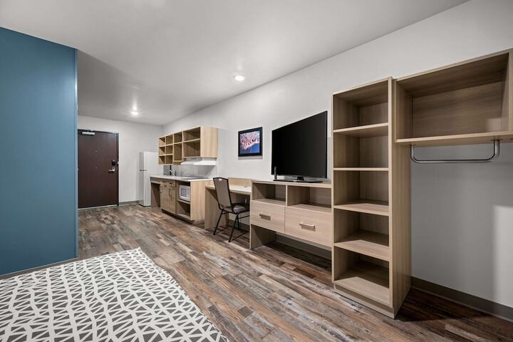 Room 33 of 50