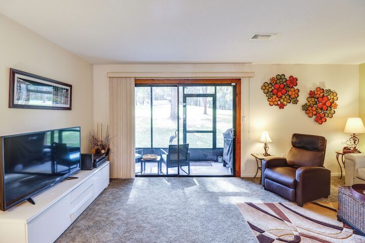2 Mi to Rainbow Springs: Dunnellon Townhome