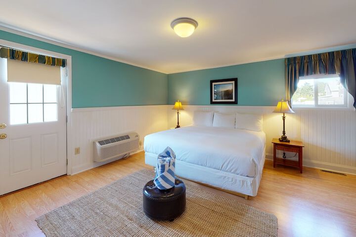 Breezeway Boutique Hotel