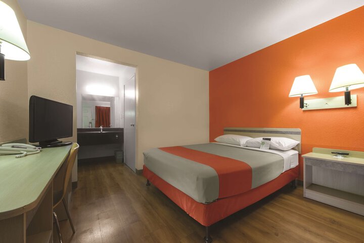 Motel 6 Saint Joseph MO