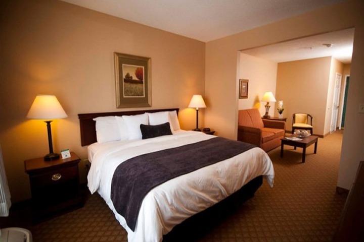 Town & Country Inn and Suites