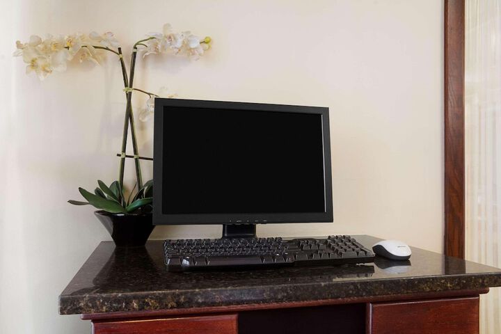 Business Center 13 of 14