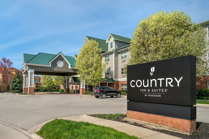 Country Inn & Suites by Radisson Rossford - Toledo South