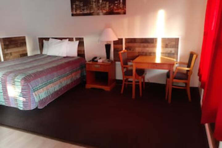 Town Line Motel