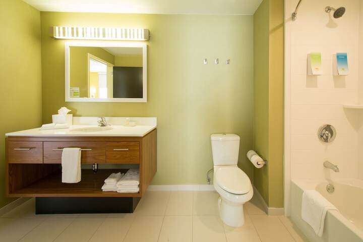 Room 19 of 38