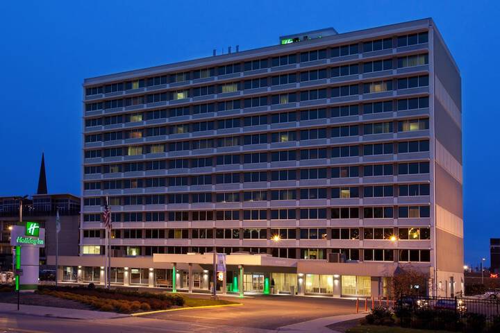 Hotel 2 of 81