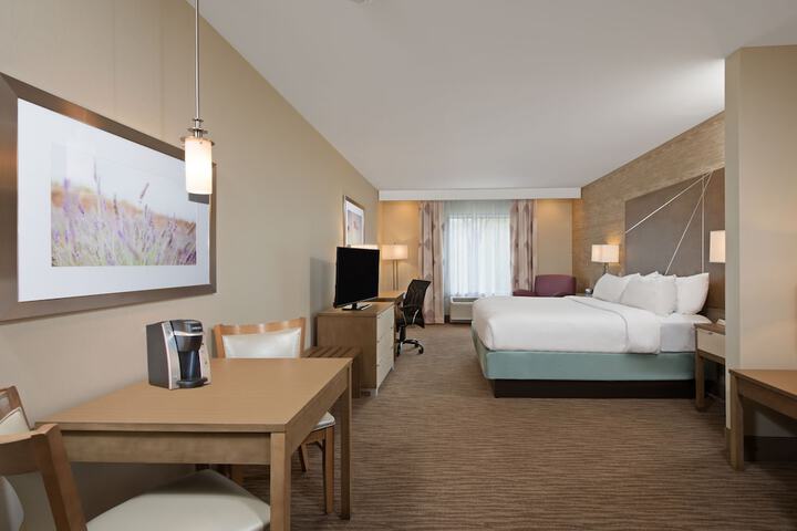 Holiday Inn Express & Suites New Cumberland by IHG