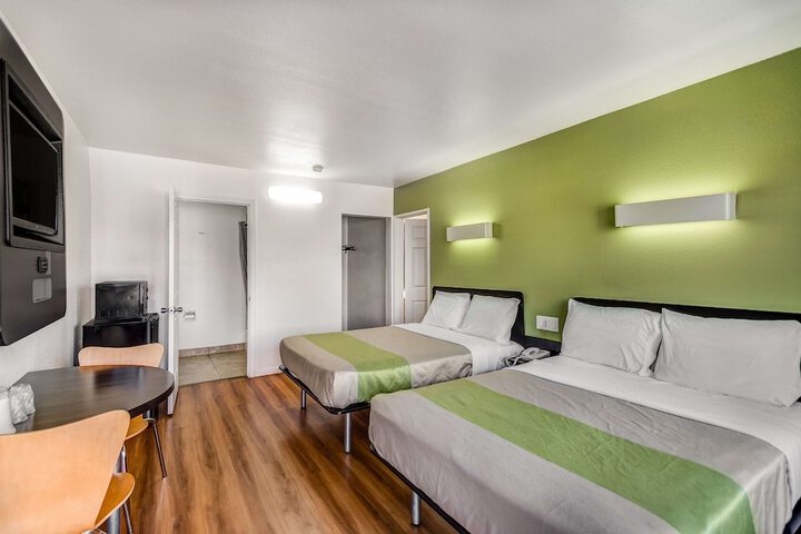 Room 16 of 35