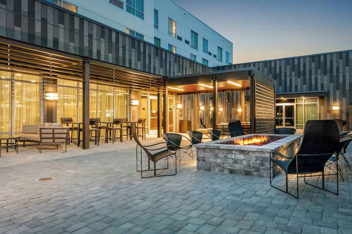 Courtyard by Marriott Savannah Airport