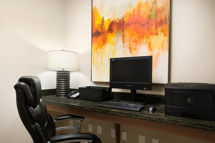 Business Center 23 of 24