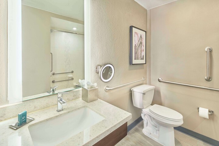 Room 20 of 34