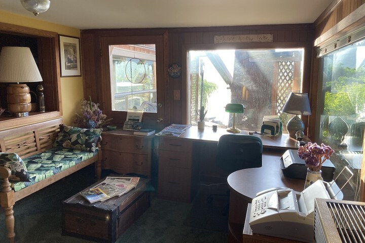 Room 30 of 76