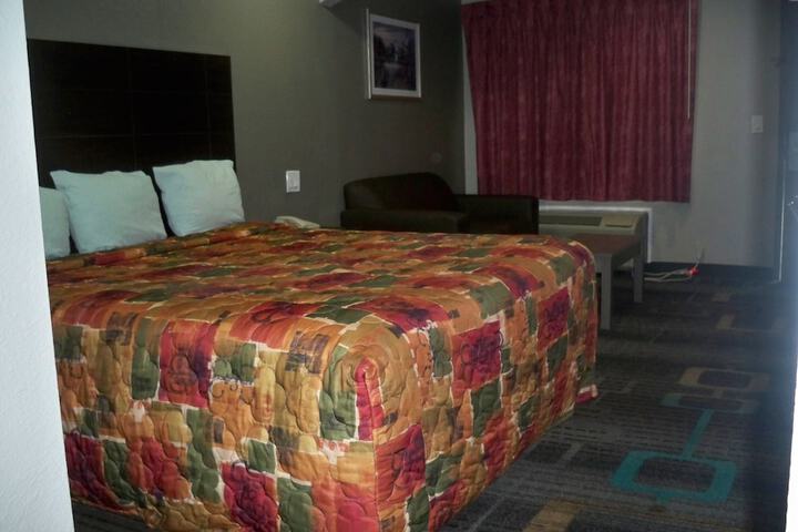 Room 34 of 65