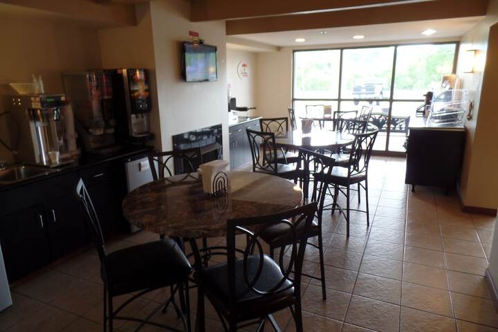 Super 8 by Wyndham Beaver Falls