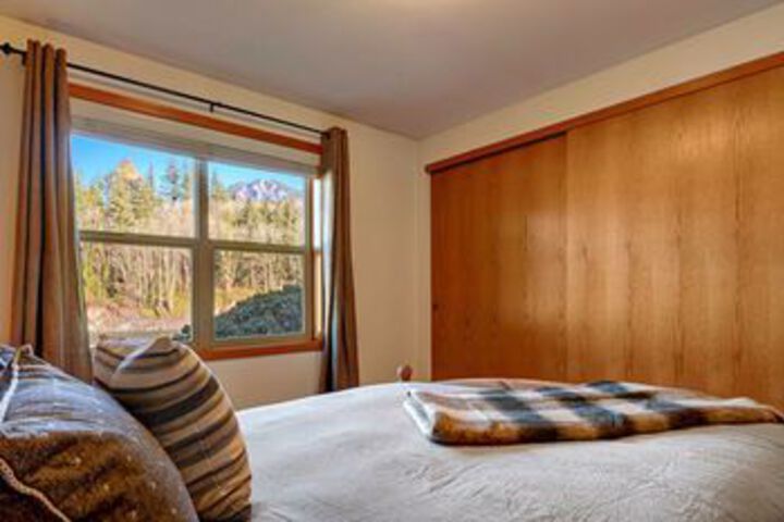 Prospectors Bend - Two Bedroom Home with Hot Tub