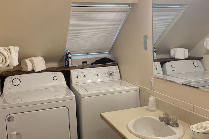 Room 105 of 294