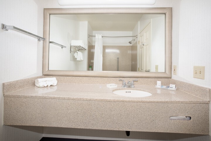 Holiday Inn & Suites Goodyear - West Phoenix Area by IHG
